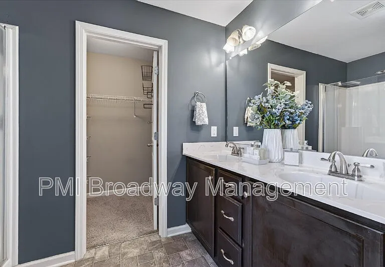 837 Shelton Cir — Photo 28
