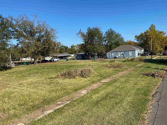 3rd image of 506 Yoakum Ave