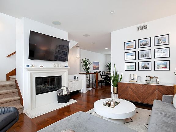 3rd image of 2704 Escala Cir