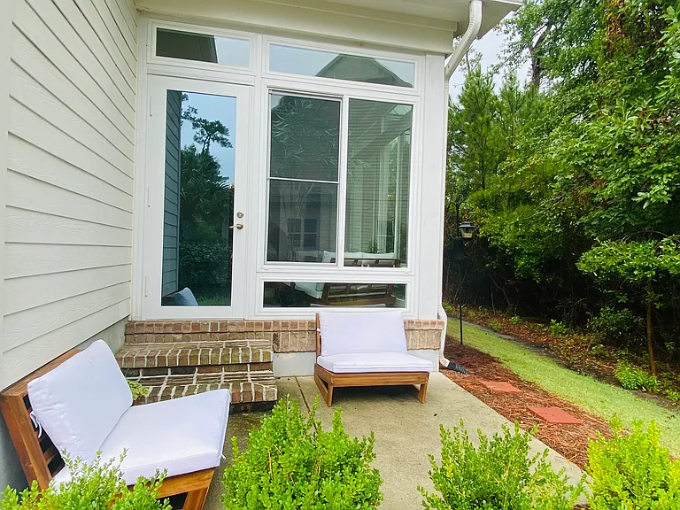 1912 Fernwood Way — Photo 17