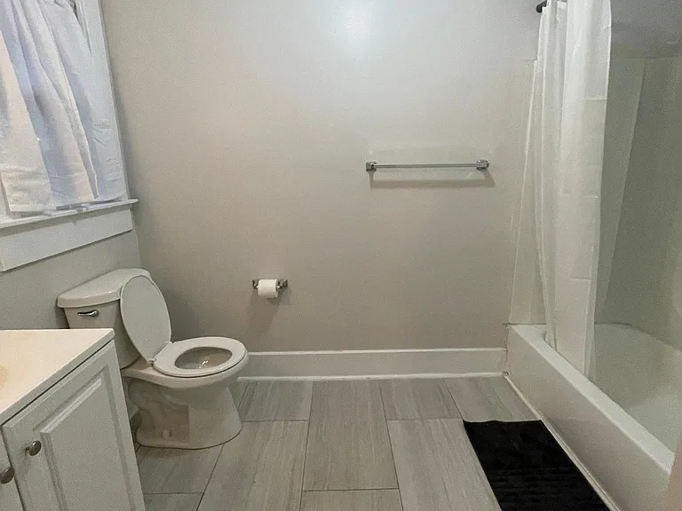 520 E 31st St #B — Photo 13