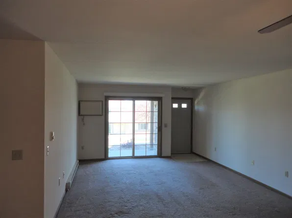 Mayville Gardens Apartment Homes, 50-68 S Mountin Dr #50-3, Mayville, WI 53050