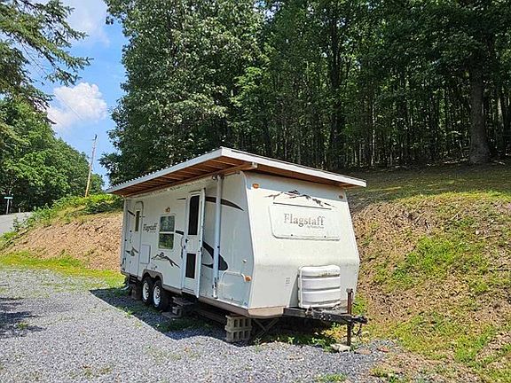 3rd image of 18459 Upper Ridge Rd