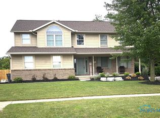 1354 Sheffield Dr, Bowling Green, OH 43402