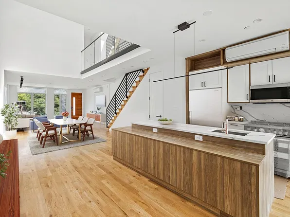 612 E 54th St, Brooklyn, NY 11203