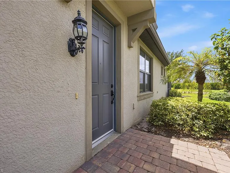 8010 Helena Ct — Photo 3