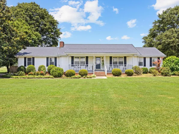 119 E Broadacre Rd NE, Dalton, GA 30721