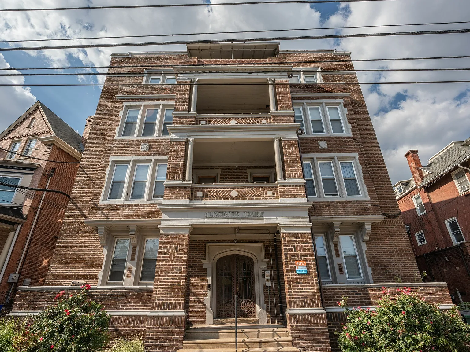 Elizabeth Court — Photo 2