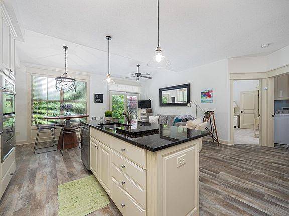 5th image of 3760 Foresta Grand Dr