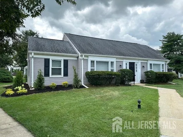 432 Newport Way #A, Monroe Township, NJ 08831