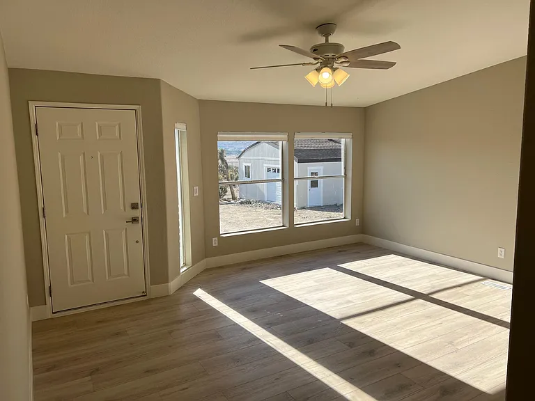 7095 Carolyn Ave — Photo 7