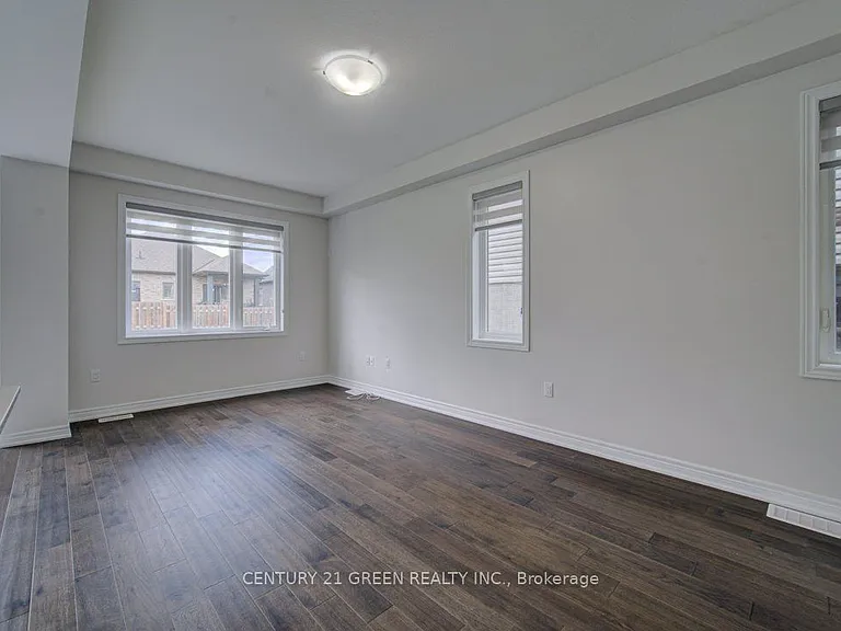 30 Baker Ln — Photo 13