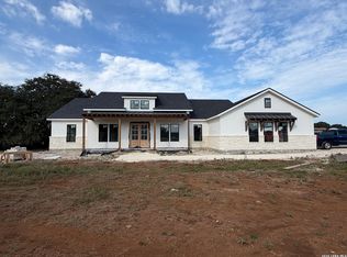 213 Lucky Rdg, Bandera, TX 78003