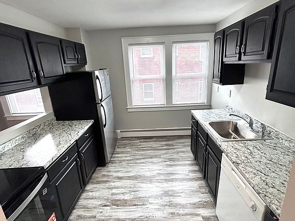 5th image of 207 N Townsend St #7