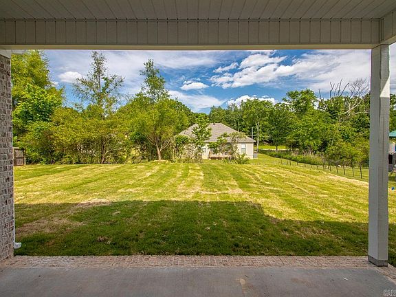 4th image of 60 Oakbrooke Dr