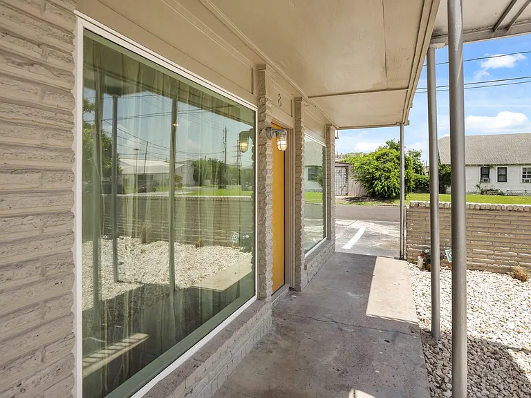 1408 Hughes St #15 — Photo 4