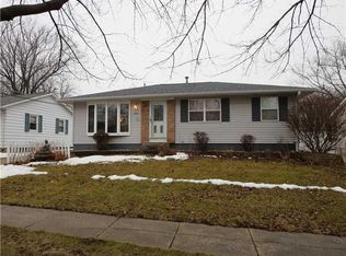 2904 Iris Ave NW, Cedar Rapids, IA 52405