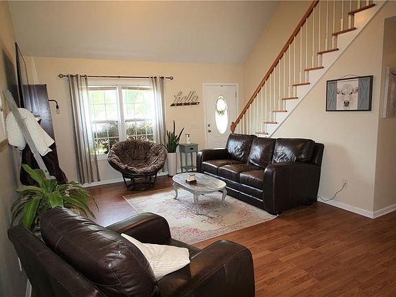 5th image of 45 Richmond Dr
