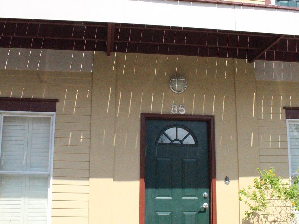 1st image of 3031 Barrow St APT 35