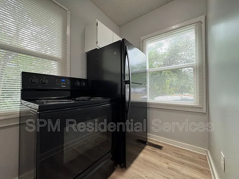 304 N 11th St #B — Photo 4