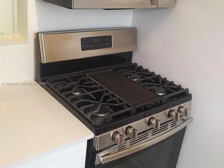 750 Jefferson Ave #7 — Photo 16