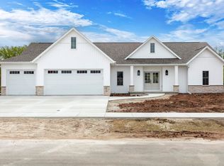 W5843 Delta Dr, Menasha, WI 54952