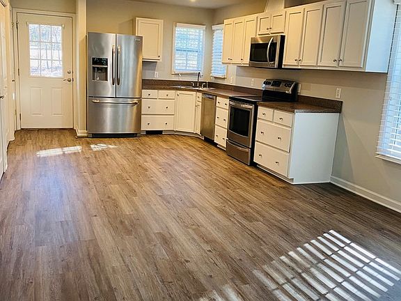 5th image of 116 SE Oak Leaf Cir