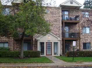 2243 W Nichols Rd #31A, Arlington Heights, IL 60004