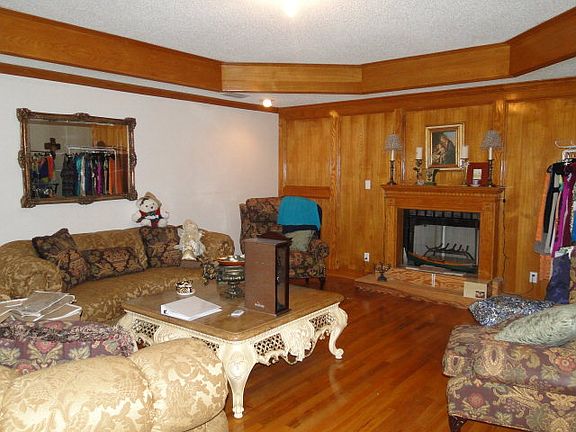 4th image of 25 Tordesillas St