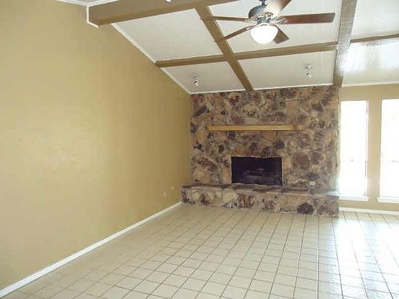 2nd image of 1013 Glen Cove Dr