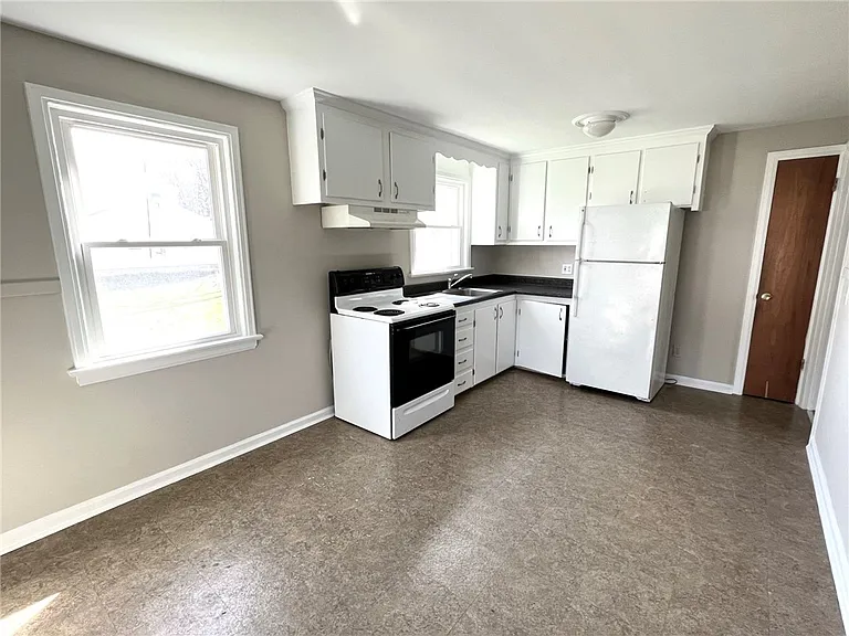 2431 Westside Dr — Photo 6