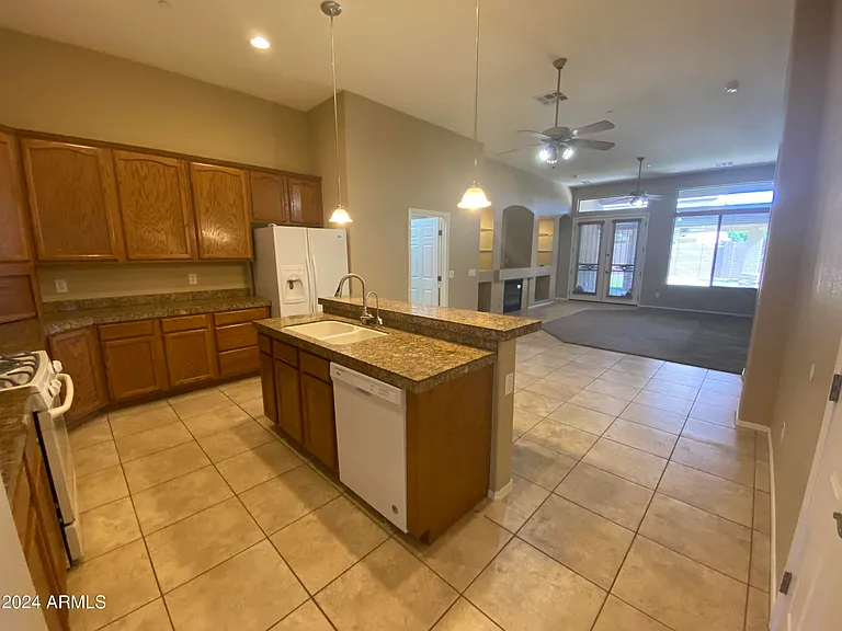 13510 W Avalon Dr — Photo 9