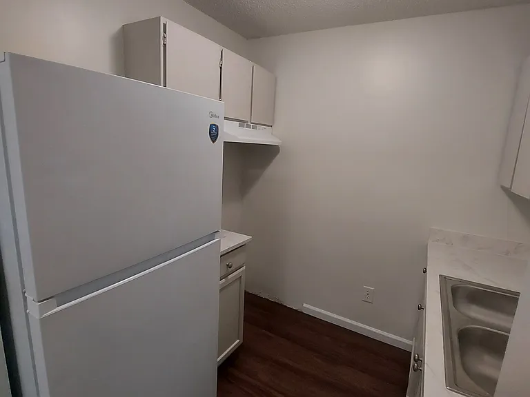 427 S Main St #5 — Photo 2