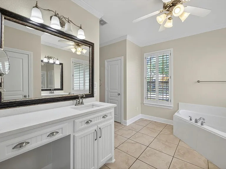 14668 Blakehill Dr — Photo 63