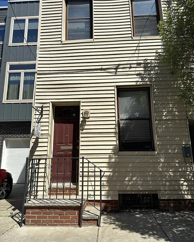 2 bed, 1600 sqft, $1,895 — Photo 2