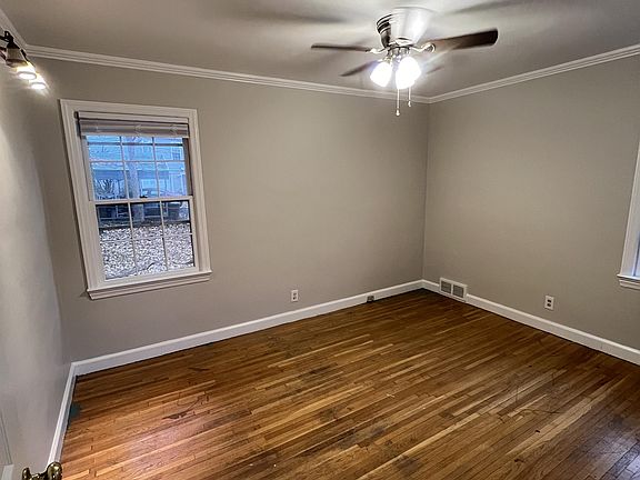 5th image of 1184 Lamont Dr #1