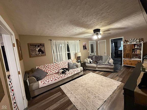 3rd image of 126 W 3rd St