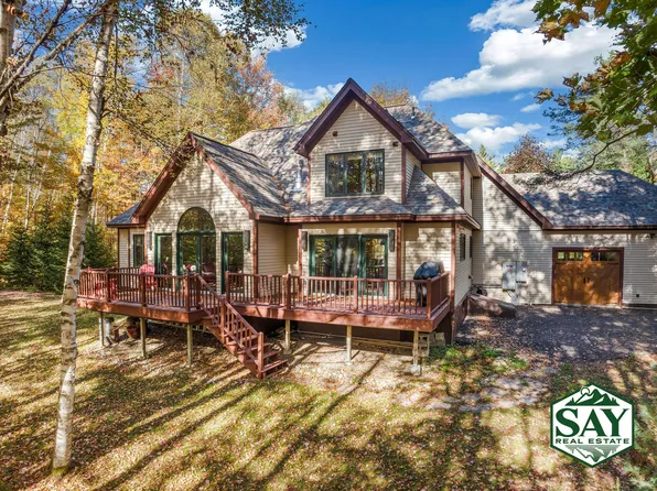 241 Algonquin Dr, Lake Placid, NY 12946