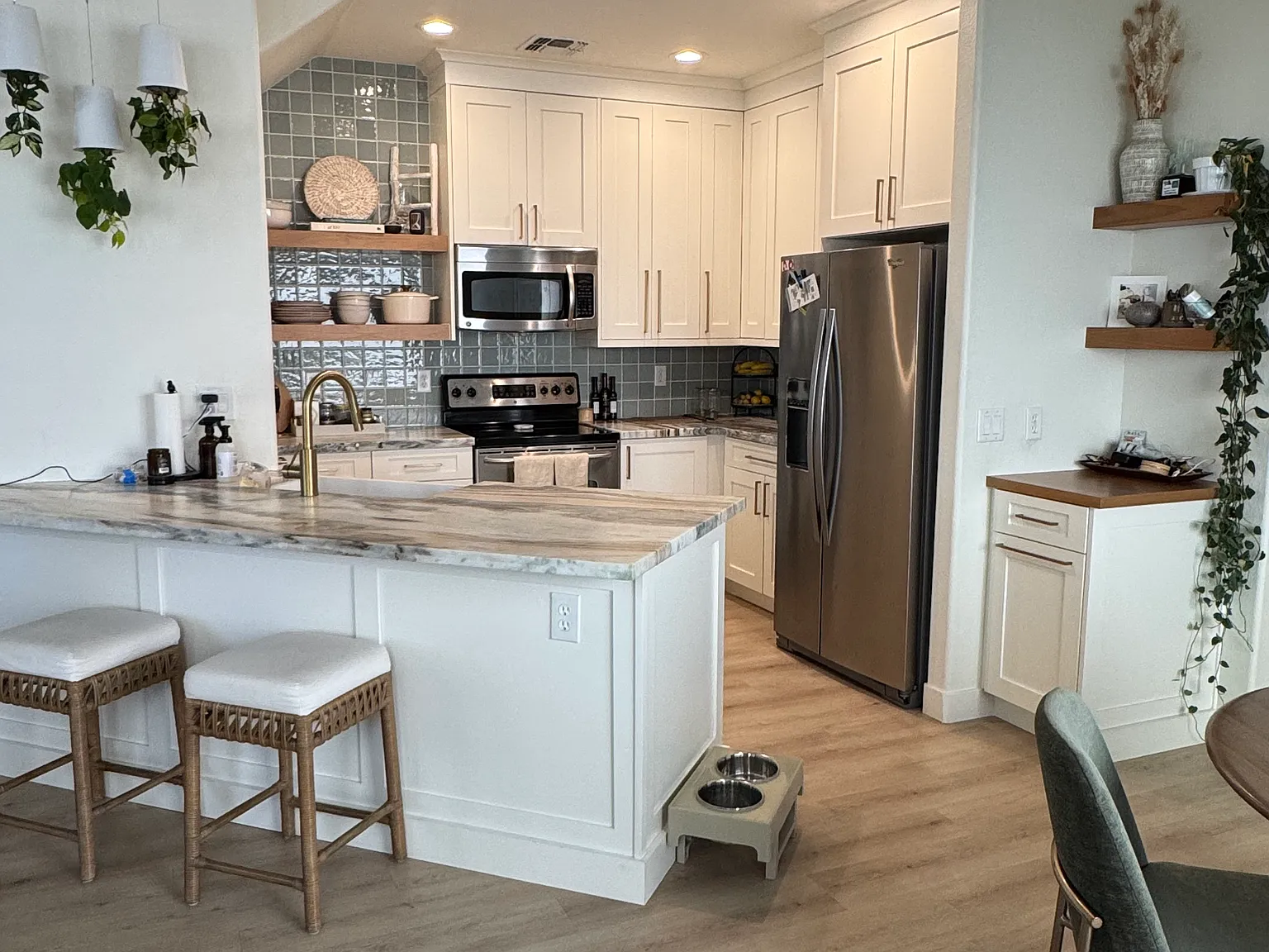 4387 E Morrow Dr — Photo 3