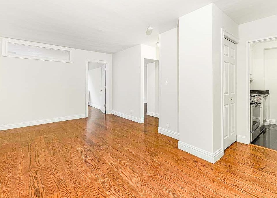 1st image of 330 W 45th St #3