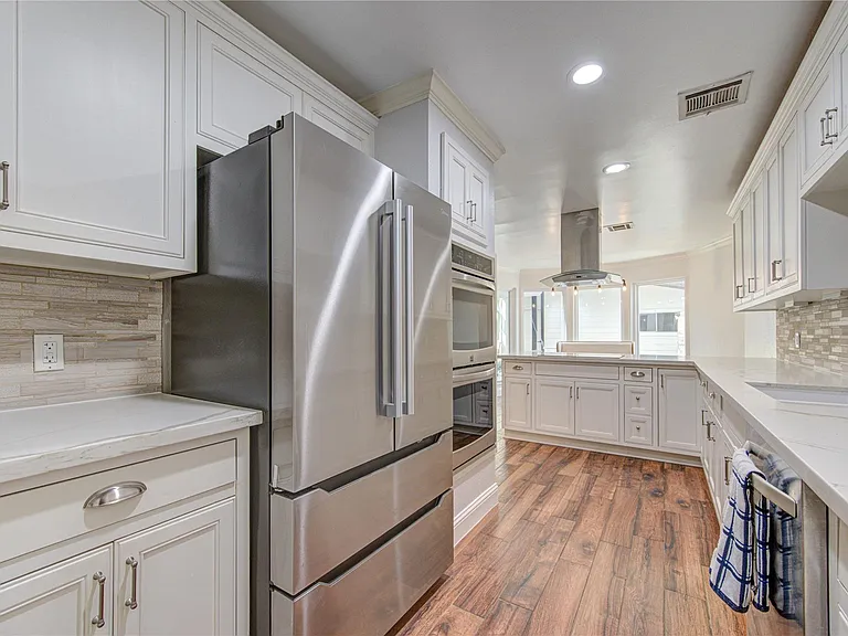 438 E Fair Harbor Ln — Photo 14