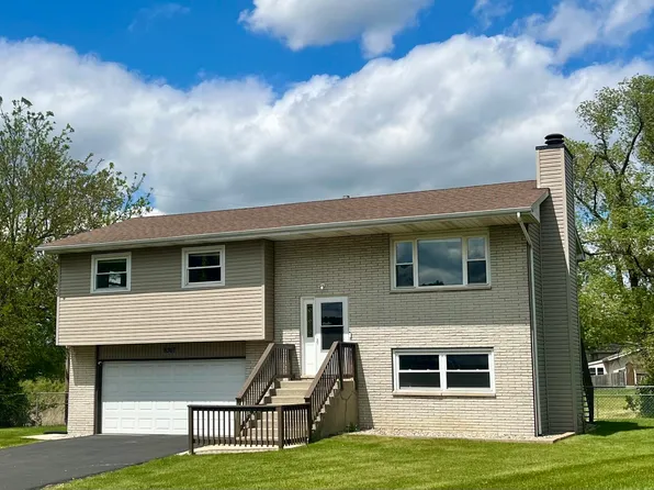 8367 Webster Ct, Crown Point, IN 46307