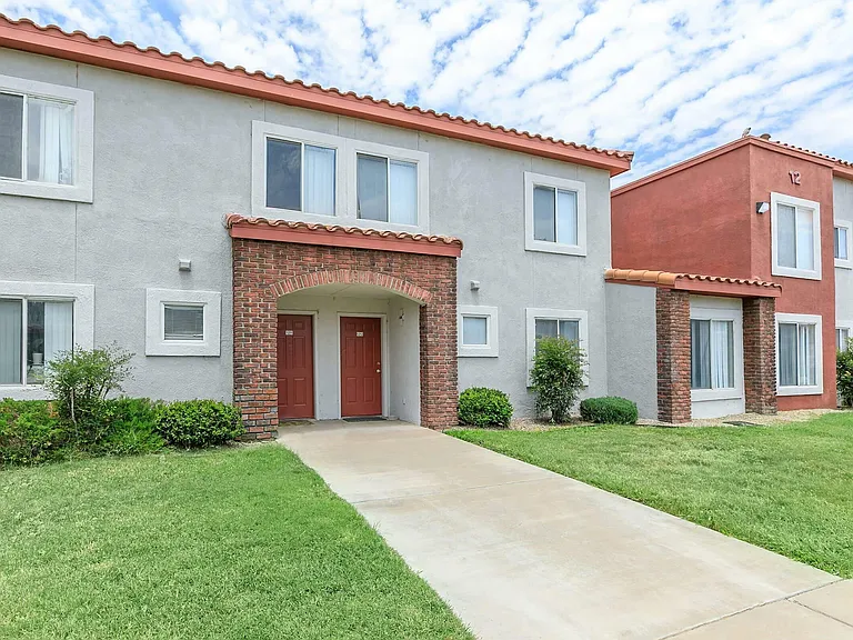 Beautiful Apartments at Villas of Briar Ridge