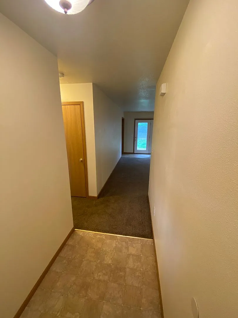 Building Photo - 22625A Hollow Oak Ln