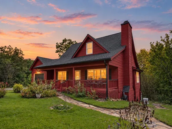 132 New Berry St, Ellijay, GA 30540