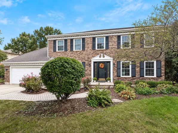 718 Raintree Dr, Naperville, IL 60540