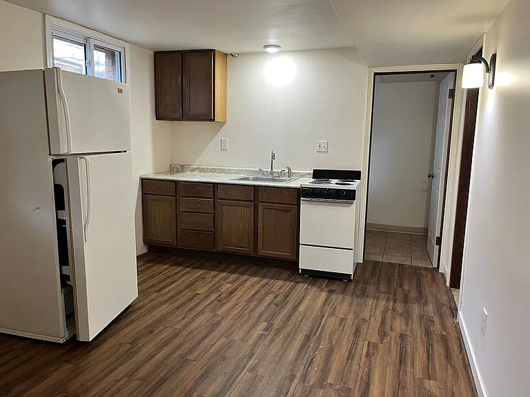 6070 Brooklyn Rd — Photo 2