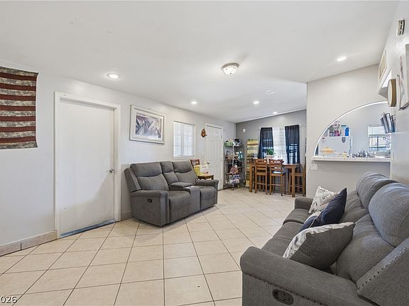 5th image of 709 N 21st St