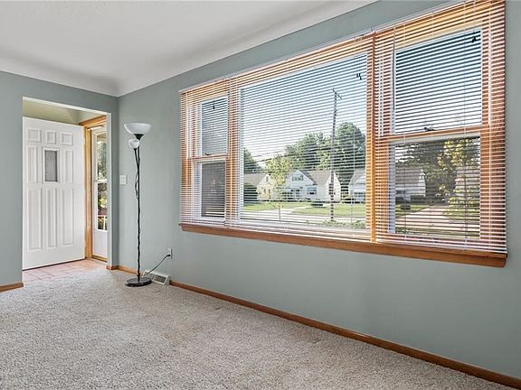 4th image of 31415 Bayridge Blvd