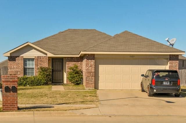 1st image of 1625 Kings Glen Ln